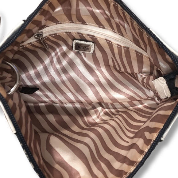 Y2K VINTAGE GUESS MONOGRAM DENIM/WHITE LEATHER 2000’s WRISTLET CLUTCH - Picture 4 of 4